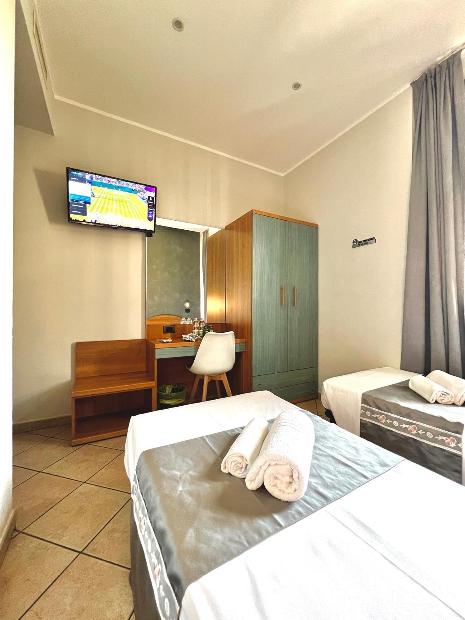 Hotel Sara Милано Екстериор снимка